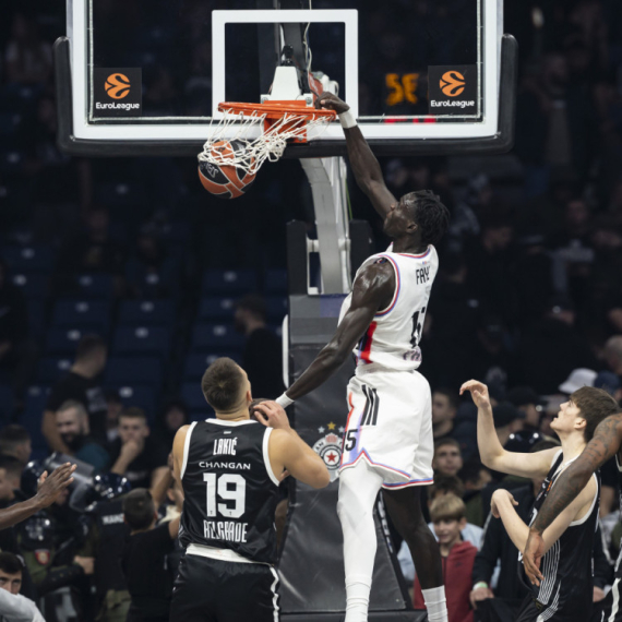 Partizan potonuo posle poraza od Pariza, Zvezda u vrhu