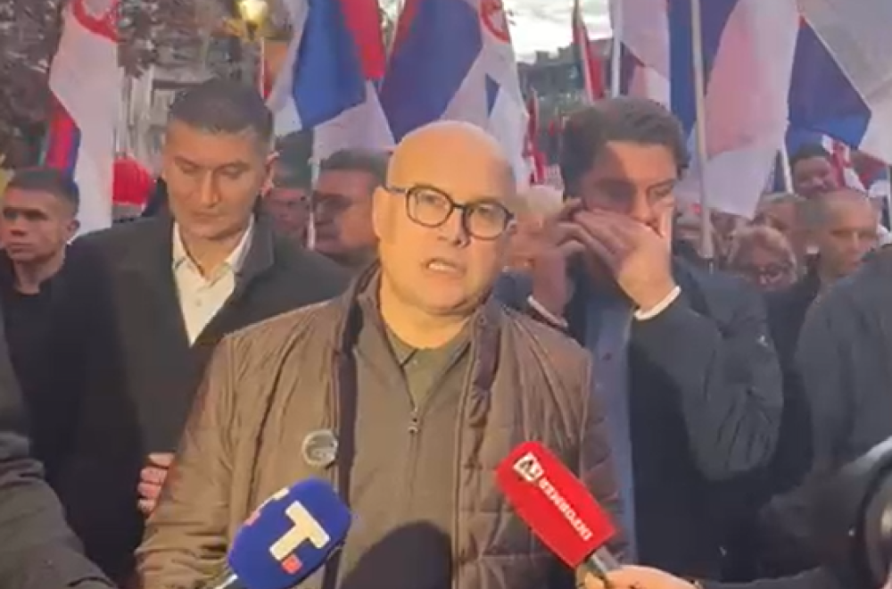 Vučević na skupu protiv blokada; Predsednik SNS stao uz građane VIDEO