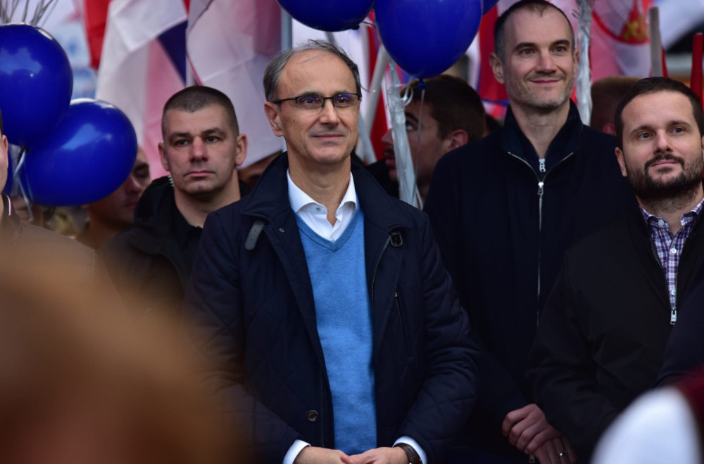 Macut sa građanima u Požarevcu; Narodu je dosta blokada FOTO/VIDEO