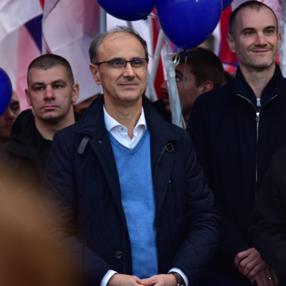 Macut sa građanima u Požarevcu; Narodu je dosta blokada FOTO/VIDEO