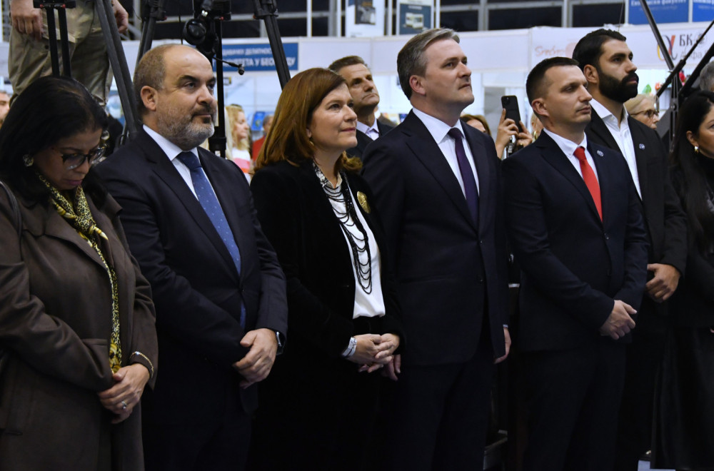 Selaković i Kasianidu otvorili štand Kipra na 68. Međunarodnom sajmu knjiga u BG