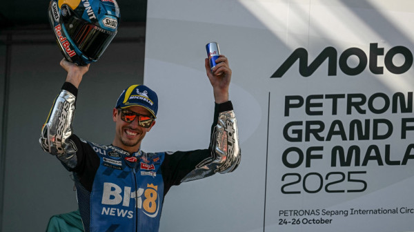 Markes pokorio Maleziju!