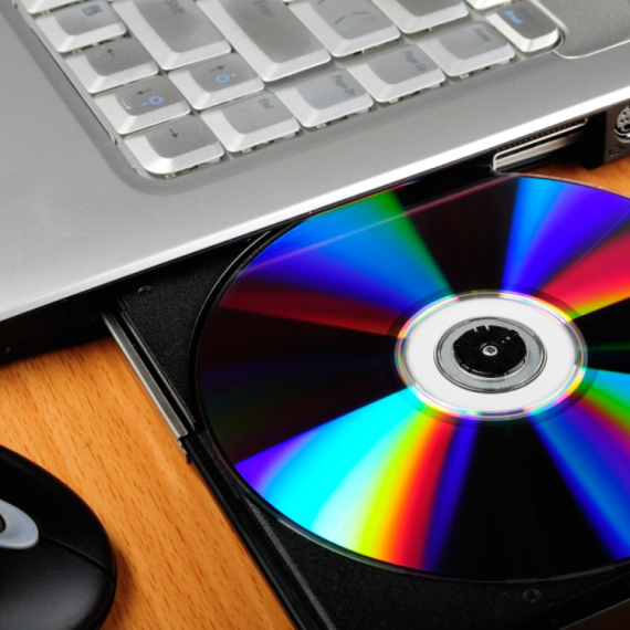 Japan poludeo za ovim laptopovima