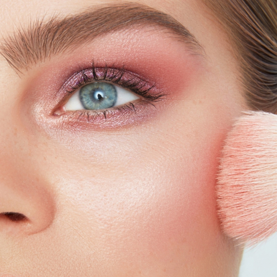 Kako odabrati rumenilo na osnovu vašeg tena i boje kose?