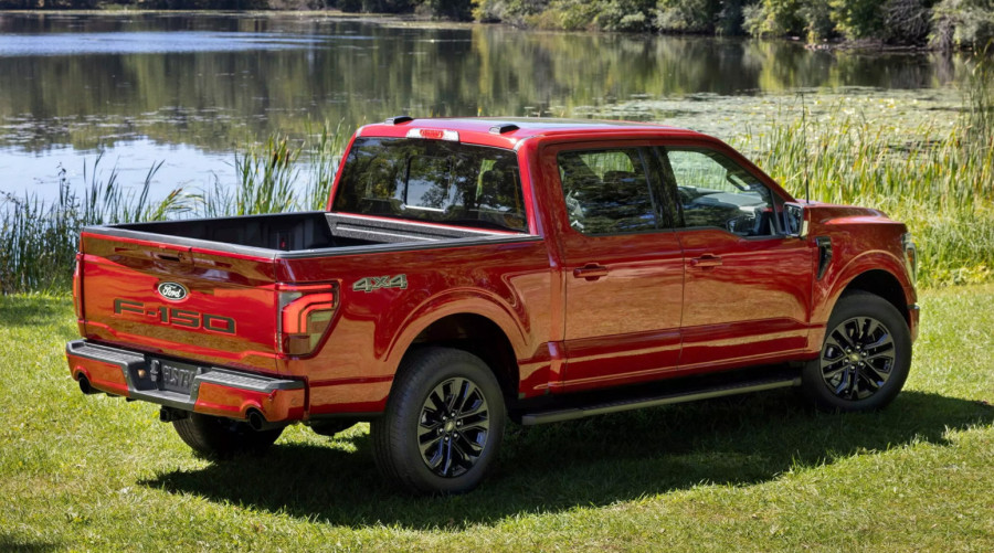 Japan kupuje Fordove kamionete da bi impresionirao Trampa tokom njegove posete