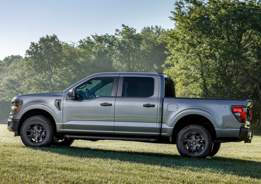 Japan kupuje Fordove kamionete da bi impresionirao Trampa tokom njegove posete