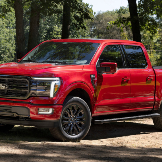 Japan kupuje Fordove kamionete da bi impresionirao Trampa tokom njegove posete