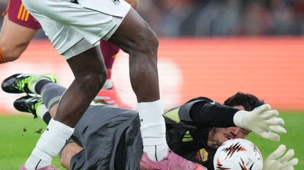 Svilar sačuvao mrežu – Roma pobedila