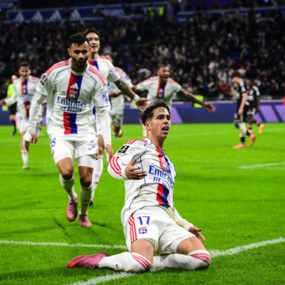 Lion se mučio sa Strazburom – slavio sa igračem više u nadoknadi