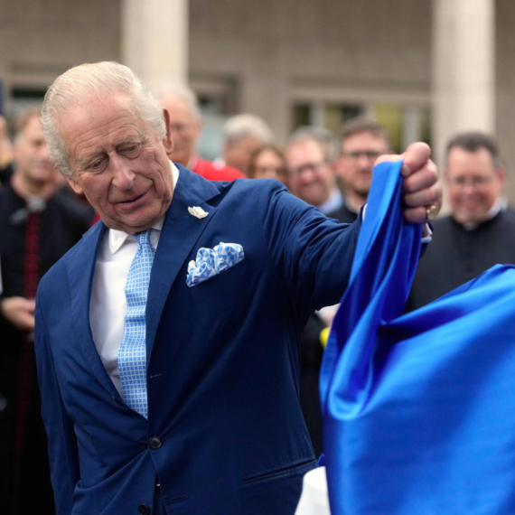 Prekretnica? Kralj Čarls otkriće spomenik LGBT vojnicima