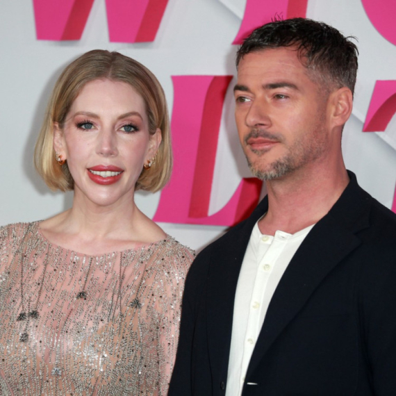 Komičarka rodila četvrto dete u 43. godini: Doživela neprijatnost i sve ispričala FOTO