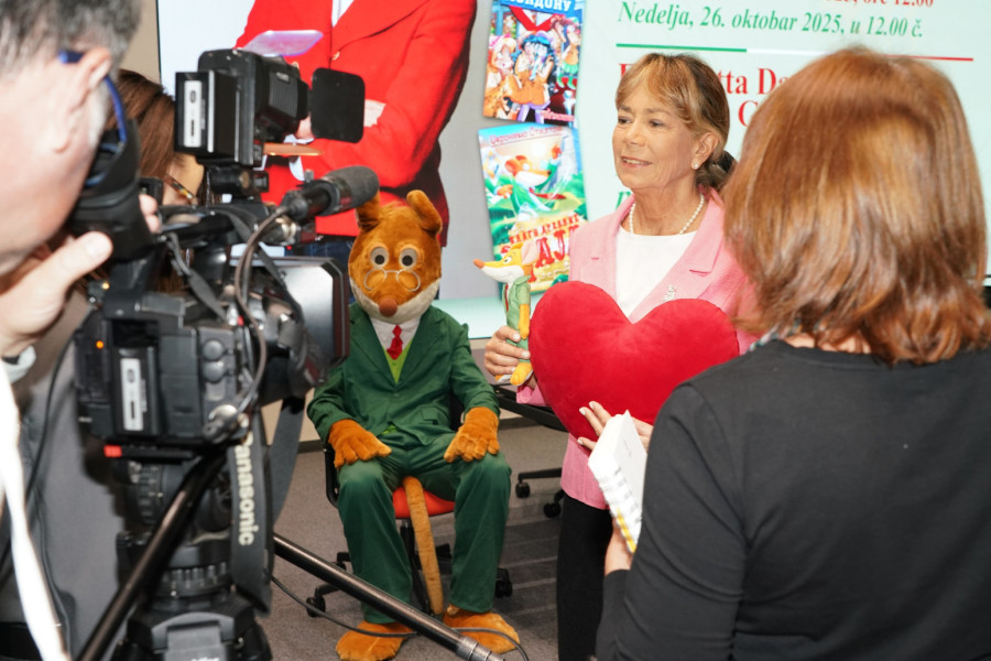 Fantastičan doček Elizabete Dami na Beogradskom sajmu knjiga FOTO