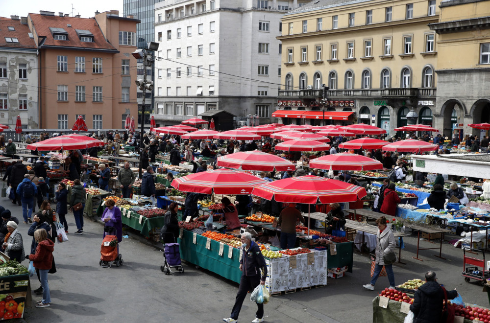 Drama u Zagrebu: Na pijaci Dolac srušio se deo građevinske konstrukcije
