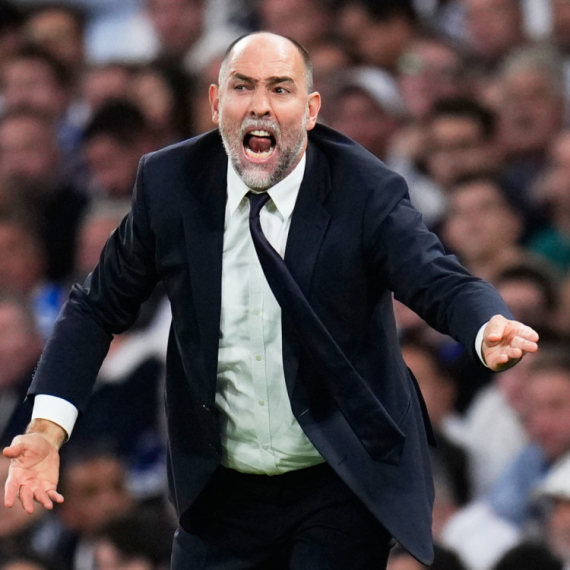 Tudor dobio otkaz preko telefona?