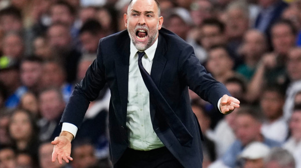 Tudor dobio otkaz preko telefona?