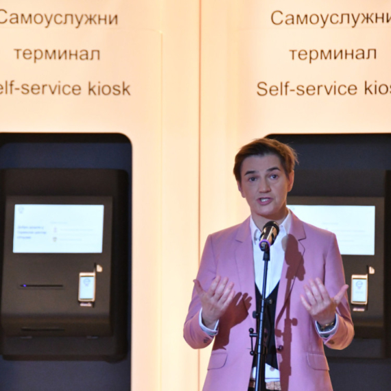 Brnabić otvorila Servisni centar eUprave u TC Galerija