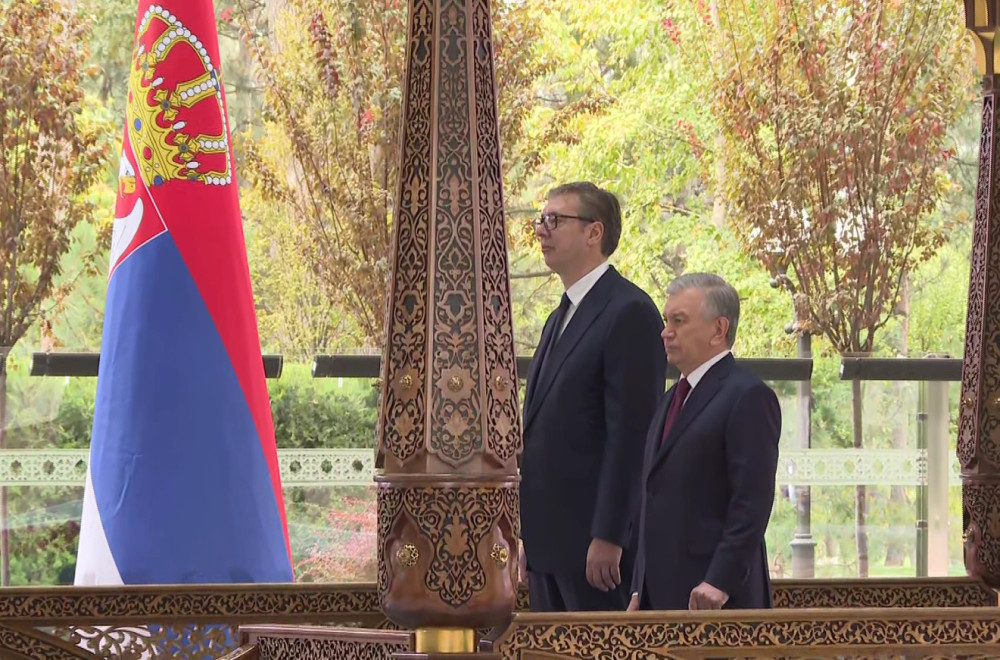 Svečani doček Vučića u Taškentu: Vojne počasti, smotra počasnog stroja i intoniranje himni VIDEO