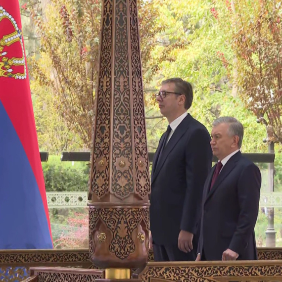 Svečani doček Vučića u Taškentu: Vojne počasti, smotra počasnog stroja i intoniranje himni VIDEO