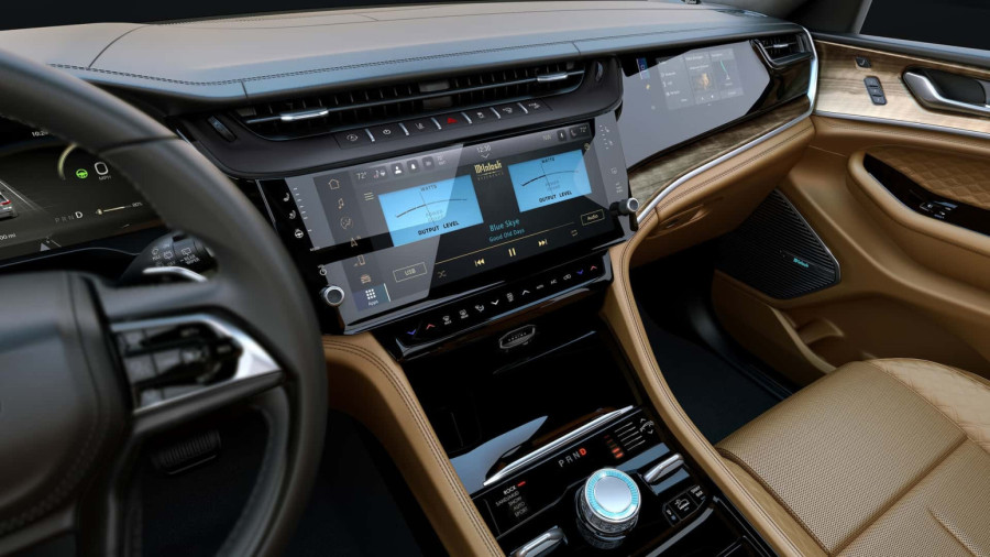 Jeep Grand Cherokee za 2026: Novi turbo motor, osvežen dizajn i luksuzniji enterijer FOTO