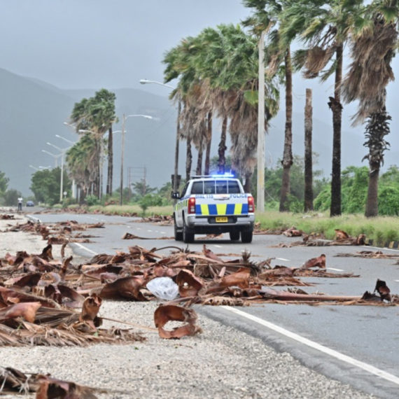 Pokazala je obrok koji je dobila usred uragana na Jamajci, ljudi pišu: "Nezahvalna si" VIDEO