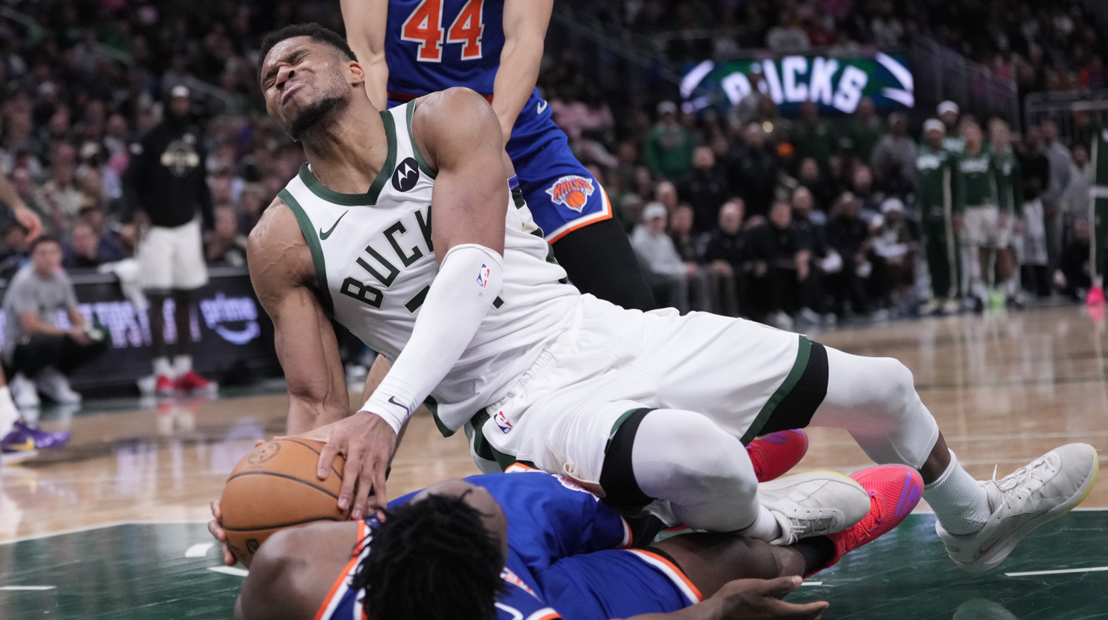 Janis koračao do pobede, Šej 30+ bez bacanja! VIDEO