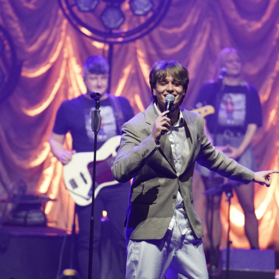 Ponovo redovi za Jakova: Beograd u znaku mlade muzičke zvezde, rasprodat i treći Sava centar FOTO