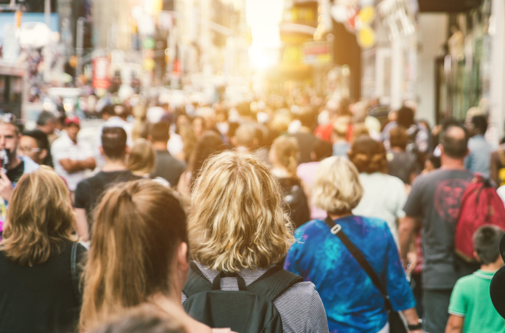 Uvode ograničenje brzine za pešake: Zabranjeno hodanje brže od 6 km/h!