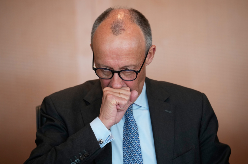 Raste nervoza, Merc je u problemu