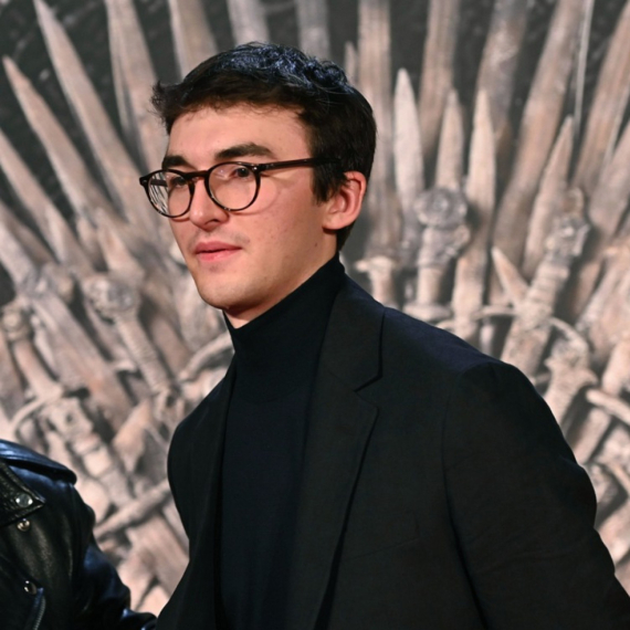 Porastao je i oženio se: Glumac iz "Igre prestola" stao na ludi kamen FOTO