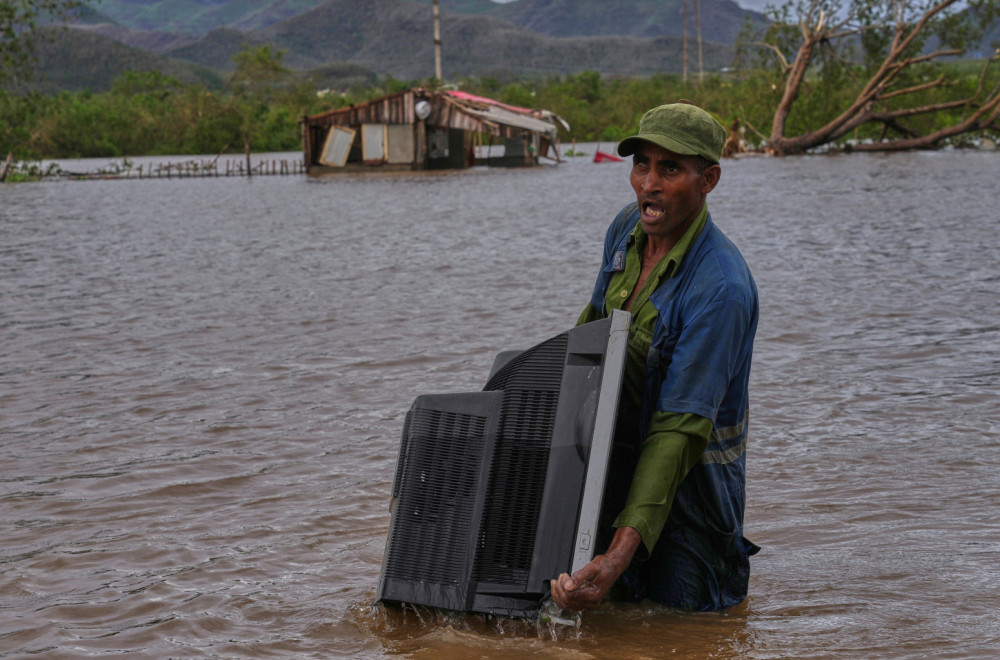 Strah i očaj na Karibima: Melisa pravi haos – desetine mrtvih, stotine hiljada raseljenih FOTO/VIDEO