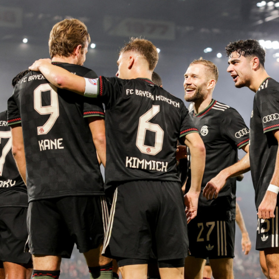 "Pljuštali" golovi u Nemačkoj: Bajern se razigrao, Bajer preživeo dramu, Štutgart ne greši