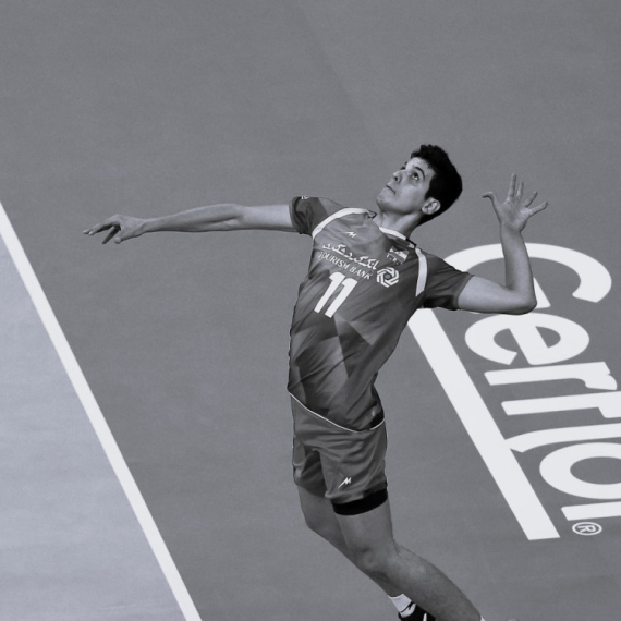 Tragedija: Preminuo iranski odbojkaš (26)