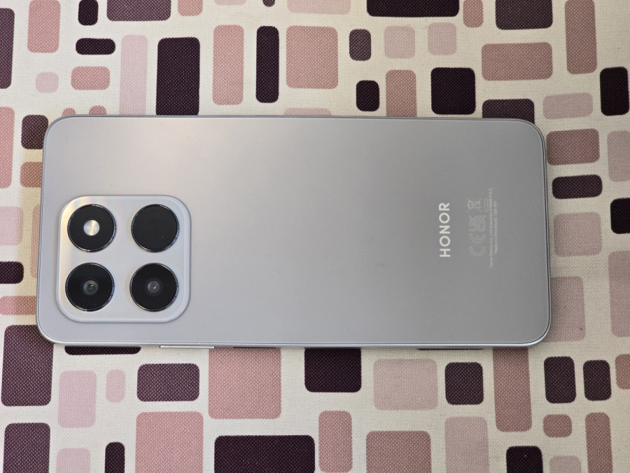 Testirali smo Honor 400 Smart: Tiha snaga srednje klase