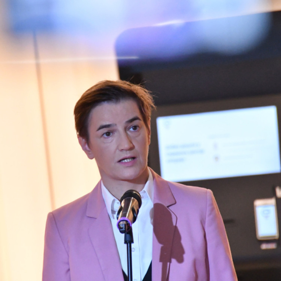 Brnabić iz Brisela: Jedino svi zajedno možemo da otvorimo klastere; Ostavimo razlike po strani VIDEO