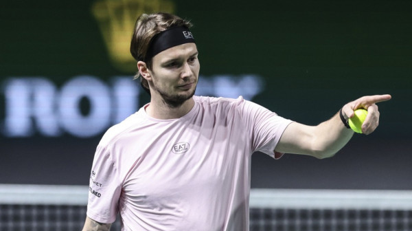 Bublik razbio Frica u Parizu