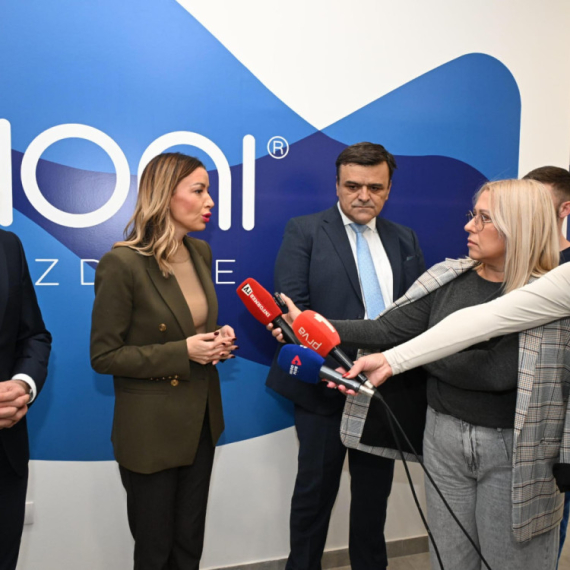 Mesarović razgovarala sa rukovodstvom fabrike mineralne vode i gaziranih pića Mioni