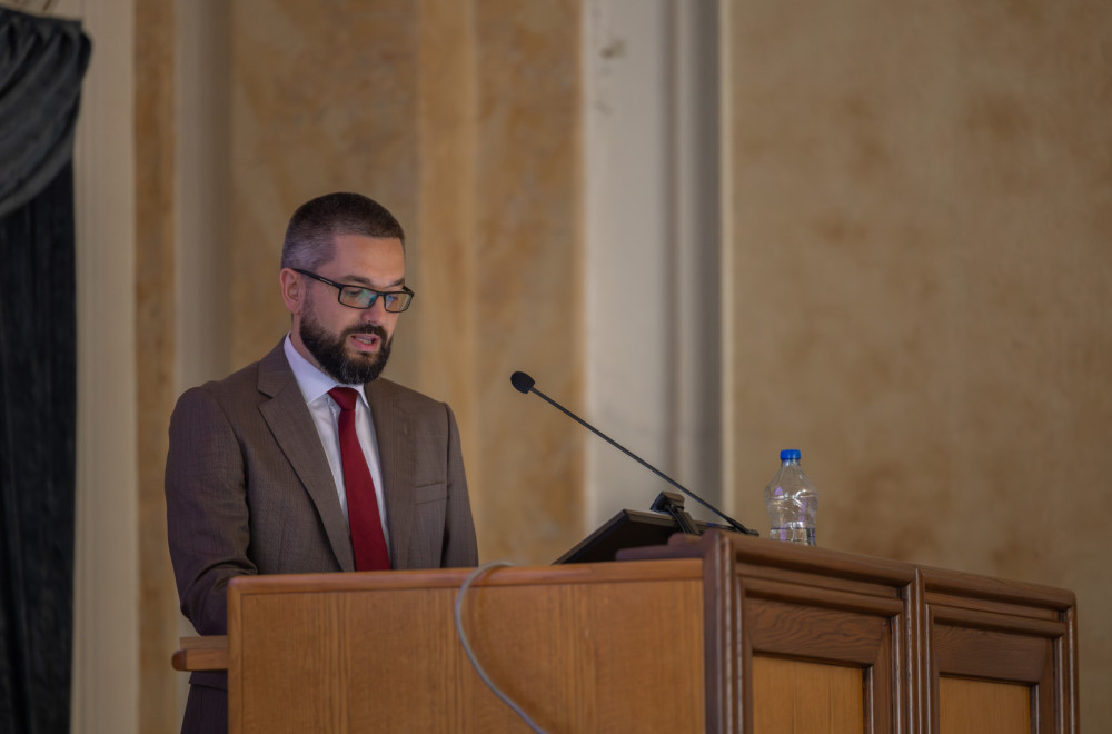 Senić: "Istraživanje detektovalo 56 različitih rizika"; Odbranio doktorsku disertaciju