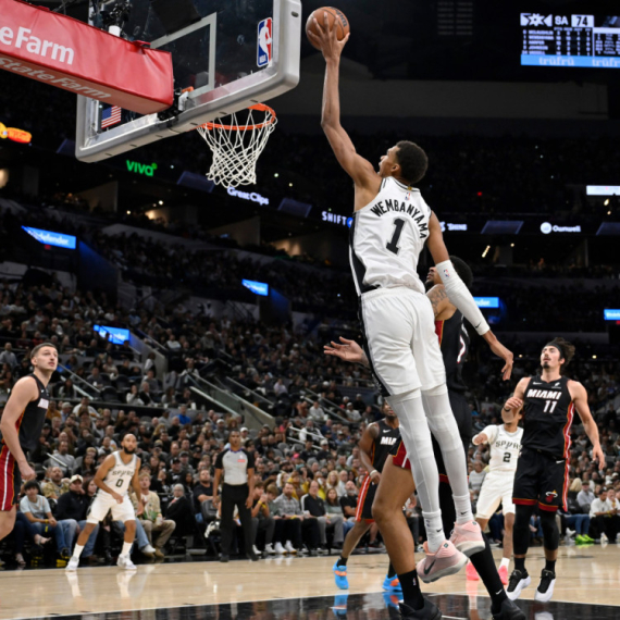 Najbolji start Sparsa u istoriji – sa Vembanjamom učinili ono što nisu ni sa Robinsonom ni Dankanom VIDEO