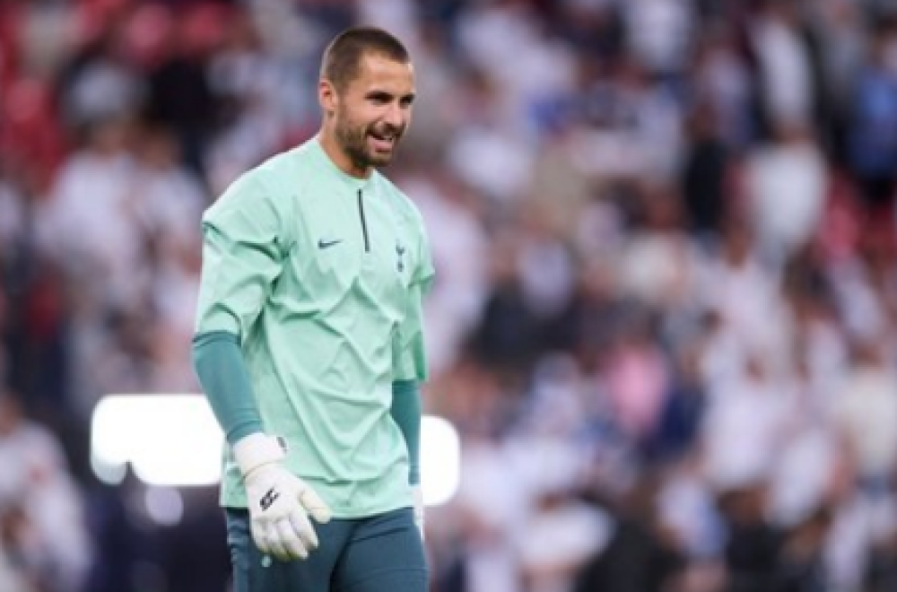 Osvojio Ligu Evrope, pa se penzionisao u 26. i postao fotograf