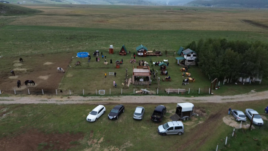 Spoj prirode, terapije i ljubavi: Pešter postaje oaza za decu ometenu u razvoju FOTO/VIDEO