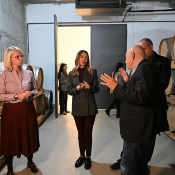 Mesarović posetila vinariju "Matalj" u Negotinu: Najavila konkurs za vinare