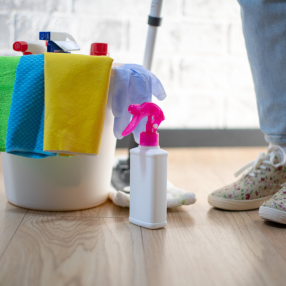 Čišćenje više neće biti isto: Domaće sredstvo od 2 sastojka je prava magija za vaš dom