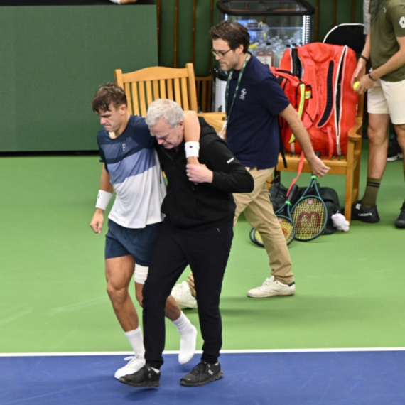Rune već na terenu posle operacije – trenira na jednoj nozi VIDEO