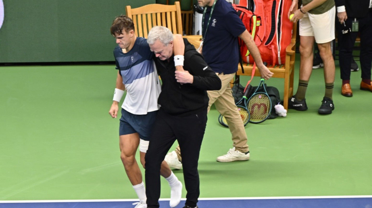 Rune već na terenu posle operacije – trenira na jednoj nozi VIDEO