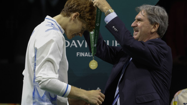 Legenda brani Sinera od nove drame: "Ne možete ga kriviti"