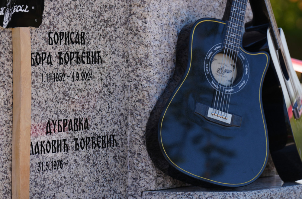 "Rođen sam na dan mrtvih", dan rođenja legende rok muzike: Prijatelj Milan posetio grob Bore Đorđevića