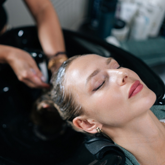 Naročito za žene sa tankom kosom: Uz pomoć ove frizure bićete kraljica trendova FOTO