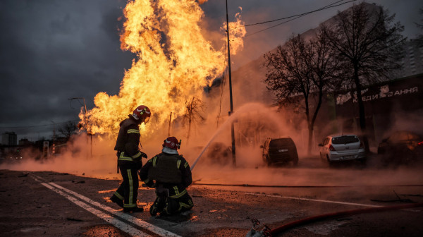 Rat – dan 1.425: Unakrsna razmena vatre; Veliki broj žrtava; "Rusi treba da se koncentrišu na diplomatiju"