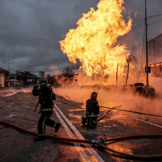 Žestoki udari; Odjekuju eksplozije; Vojnici se razbežali FOTO/VIDEO