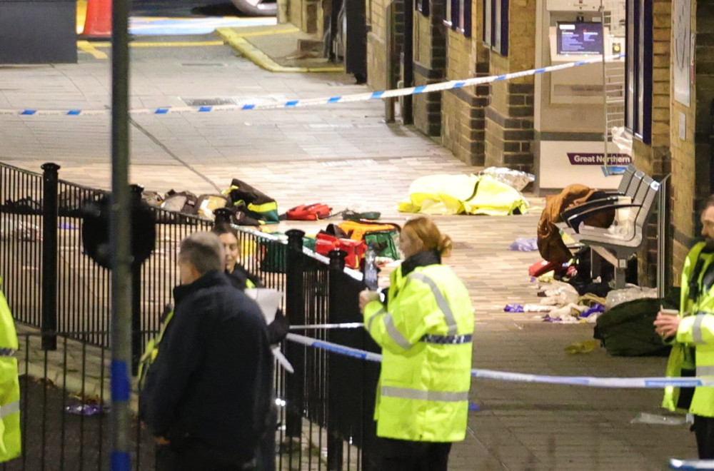 Krvavi napad u vozu: Desetoro izbodenih, devetoro u kritičnom stanju; Muškarac jurio ljude? FOTO/VIDEO